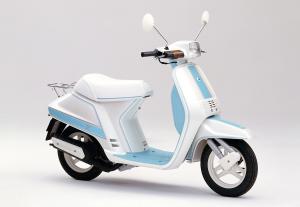 Honda Tact Courreges